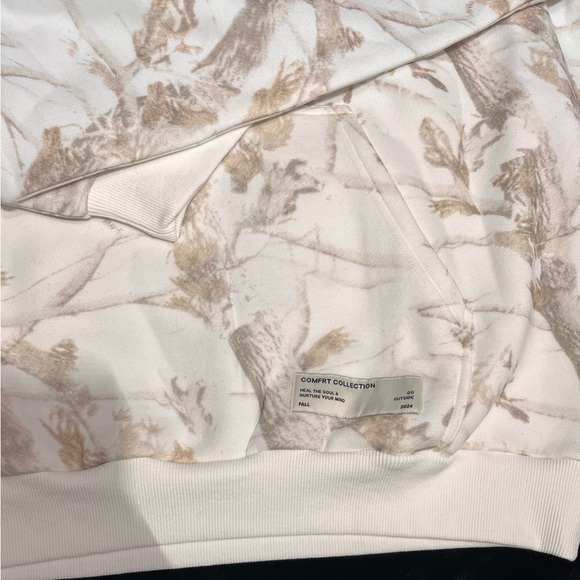 Comfrt White Oak Hoodie - Picture 4 of 7